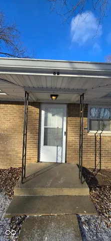 $999 | 570 Highway 52, Unit 8B, Fountaintown, IN 46130