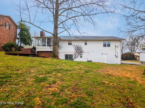 $449,900 | 2913 Staffordshire Boulevard, Powell, TN 37849