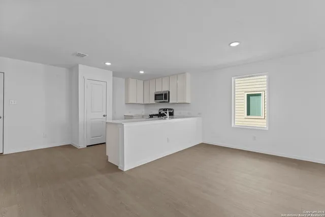 $275,000 | 137 Alameda Drive, Fredericksburg, TX 78624