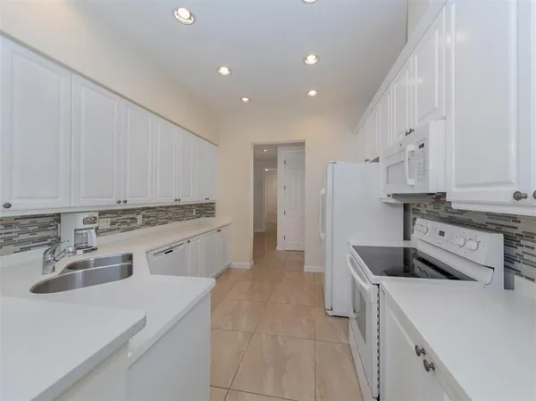 $5,900 | 5531 46th Court West, Unit 5531, Bradenton, FL 34210