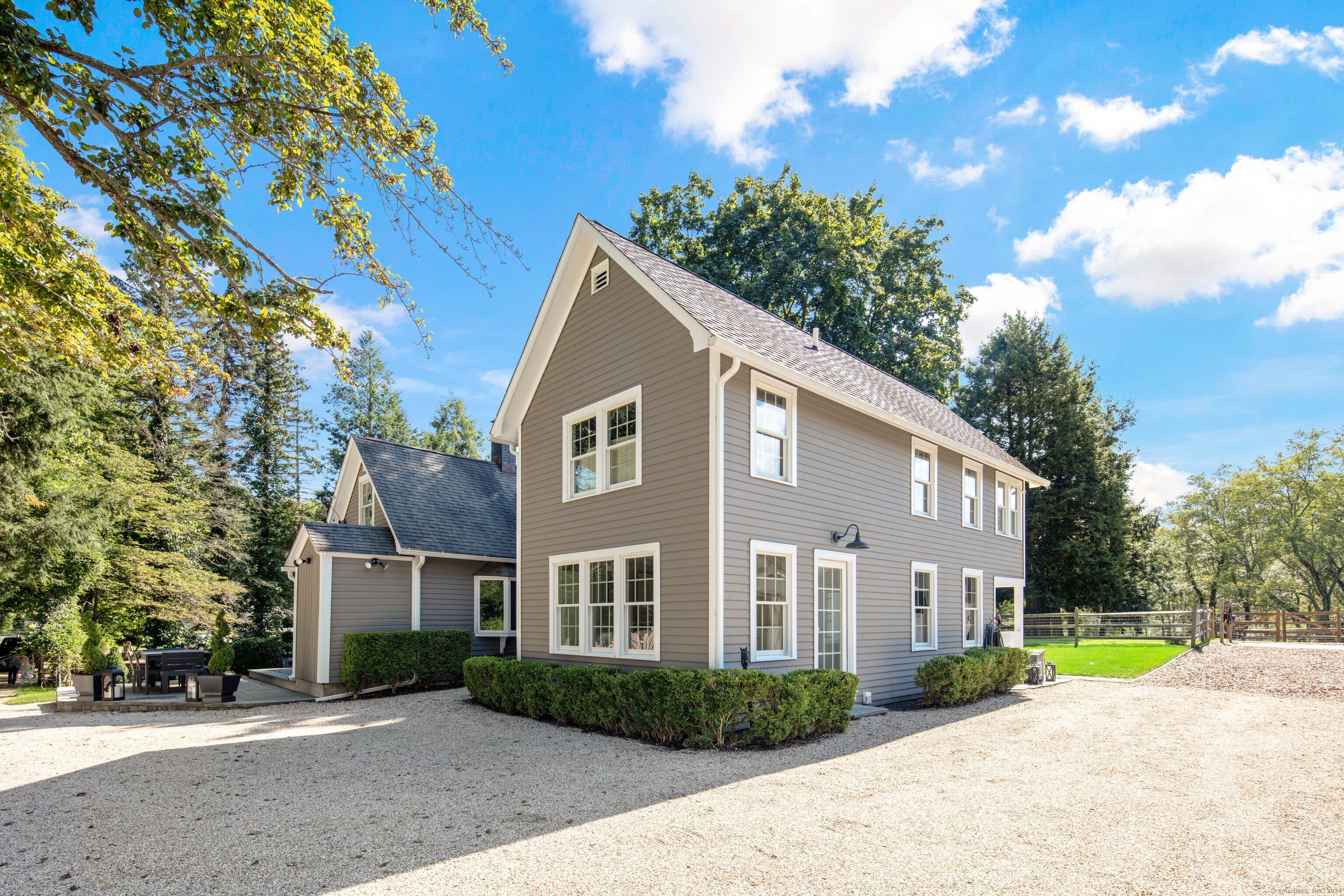 160 Cedar Road Fairfield, CT 06890 - Photo 7 of 37