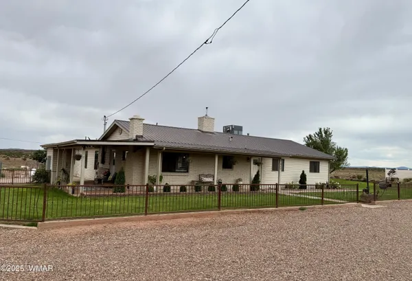 $709,900 | 929 East Willow Lane, Taylor, AZ 85939