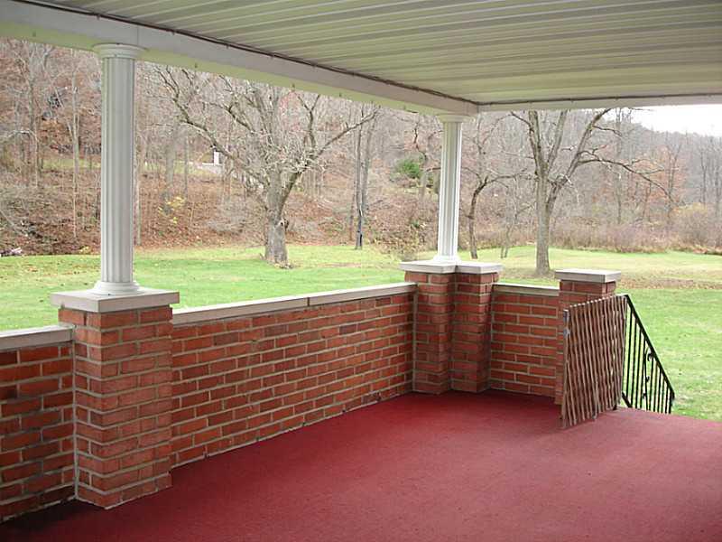 643 North Branch Road McDonald, PA 15057 - Photo 13 of 17 Patio/Deck.