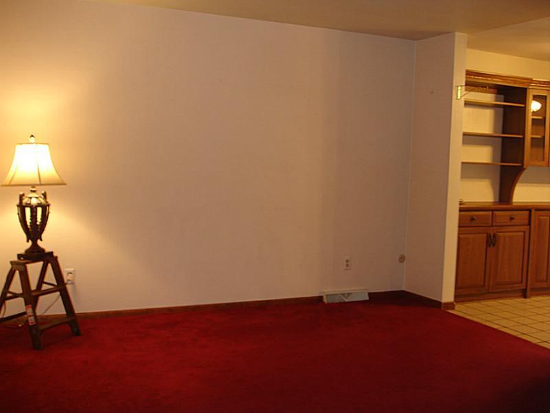 643 North Branch Road McDonald, PA 15057 - Photo 7 of 17 Living Room.
