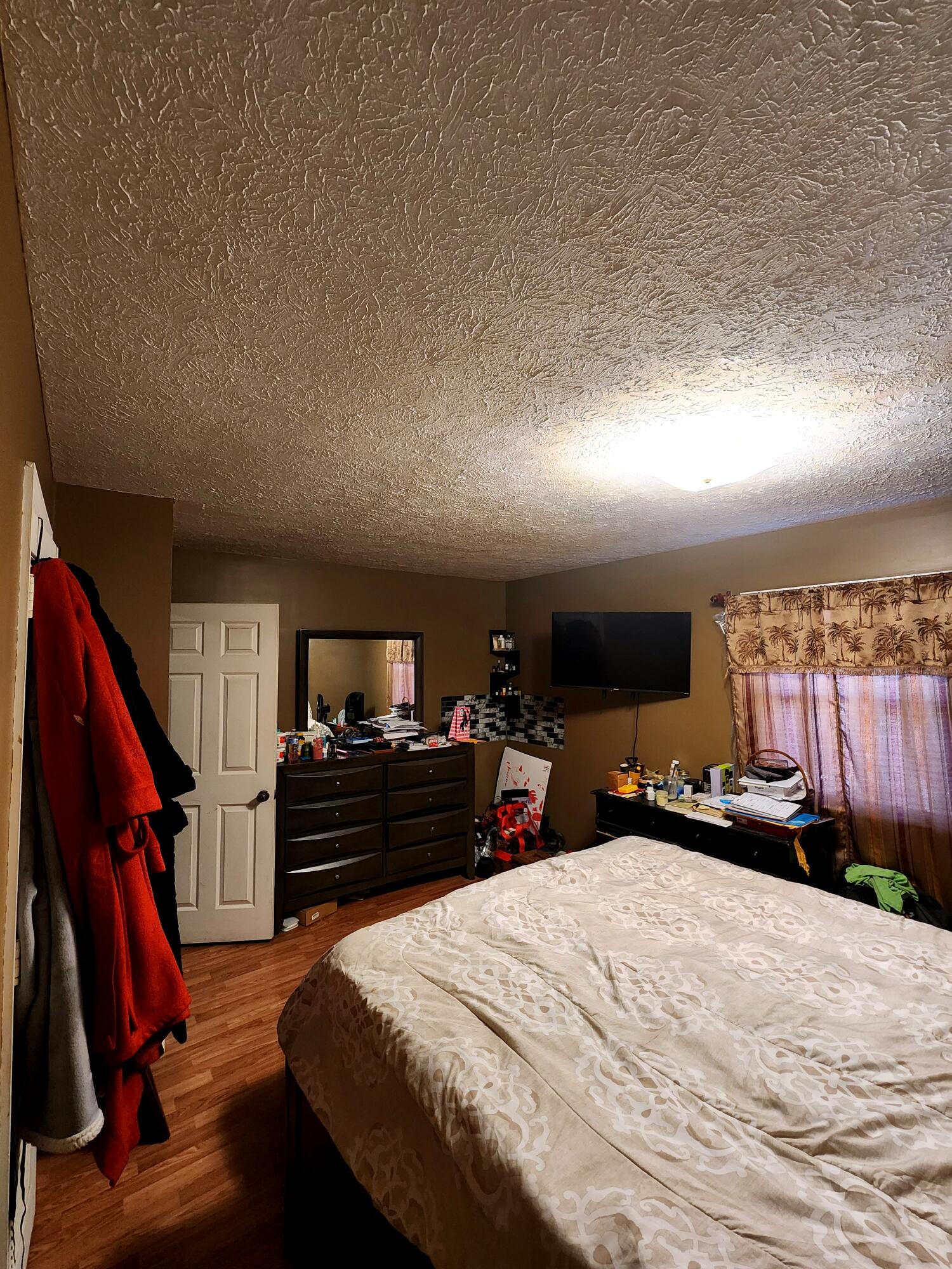 330 GL Primary Bedroom