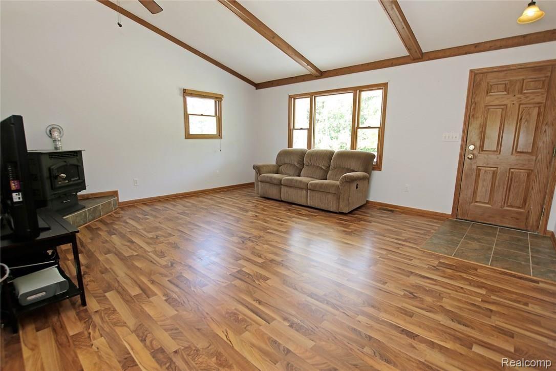 5959 Fox Lake Road Goodrich, MI 48438 - Photo 4 of 46 6) Living Room.jpg