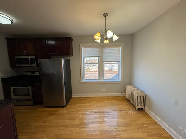 $1,300 | 4564 West George Street, Unit 3, Chicago, IL 60641