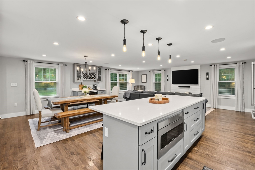 21 Arrowhead Road Topsfield, MA 01983 - Photo 2 of 42 Gallery Image 2