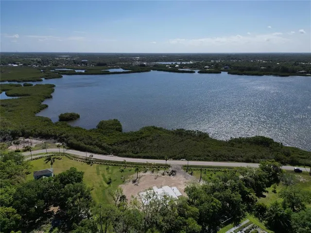 $1,500,000 | 120 Bayshore Drive, Terra Ceia, FL 34250