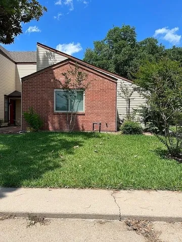 $1,750 | 111 Briar Ridge Drive, Bellville, TX 77418