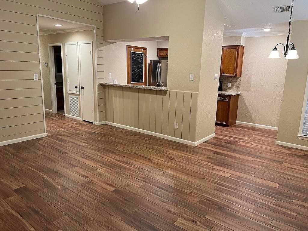 111 Briar Ridge Drive Bellville, TX 77418 - Photo 5 of 10