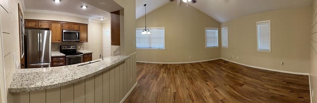 111 Briar Ridge Drive Bellville, TX 77418 - Photo 6 of 10