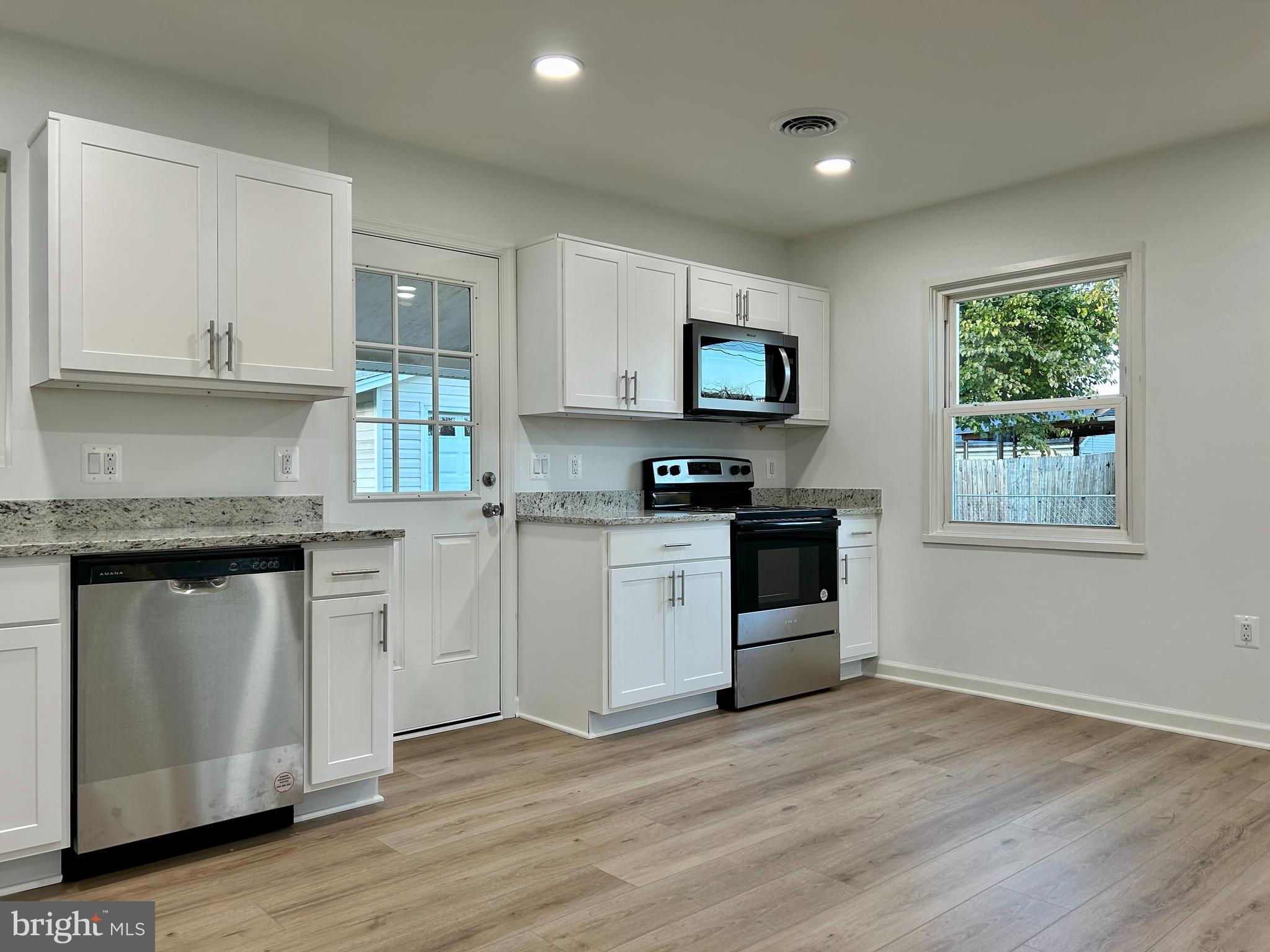 311 Adam Road Frederick, MD 21701 - Photo 4 of 11 CUSTOM CABINETRY, GRANITE