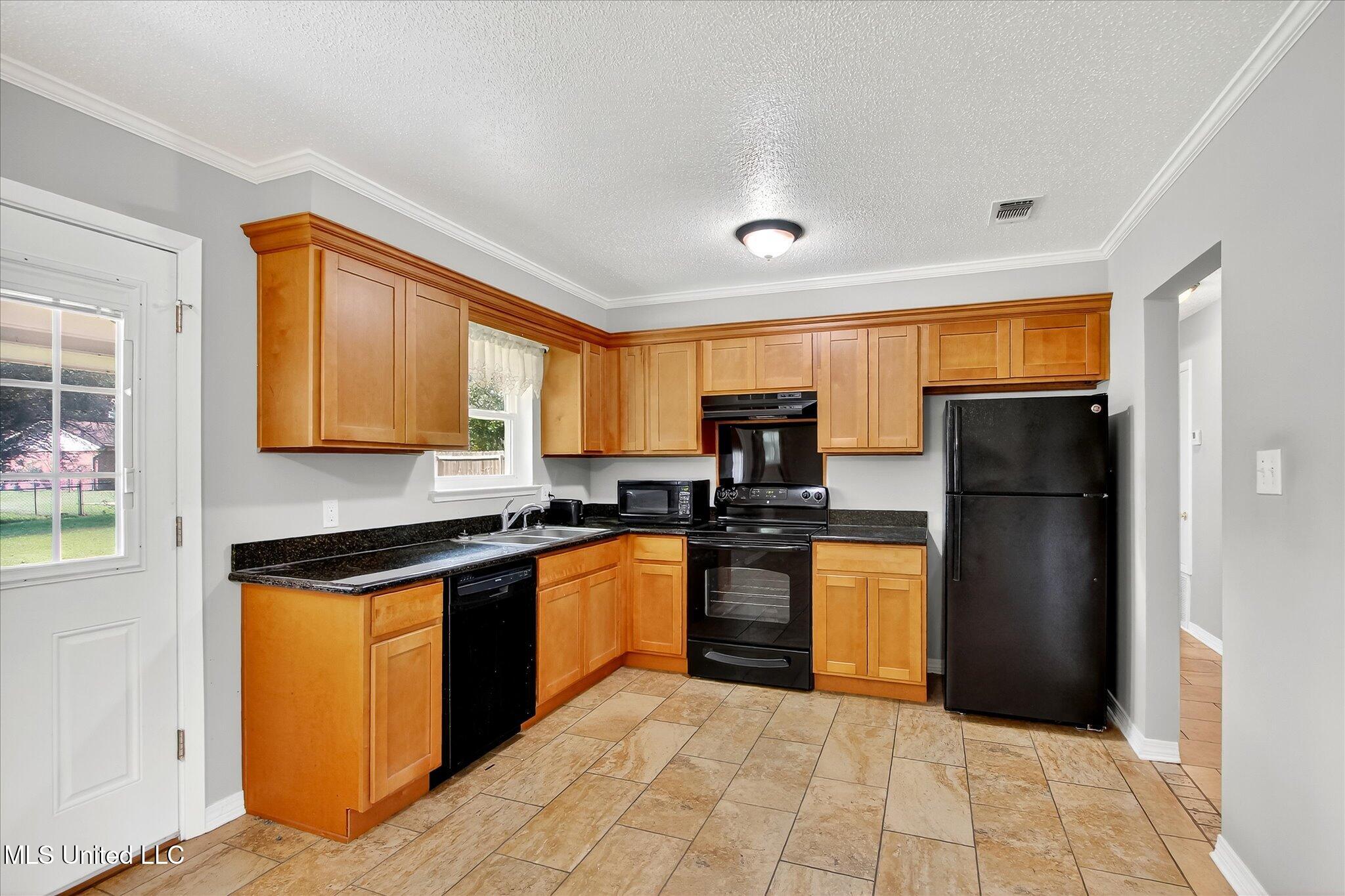 13700 Three Rivers Road Gulfport, MS 39503 - Photo 11 of 43 13-013_IMG_3272