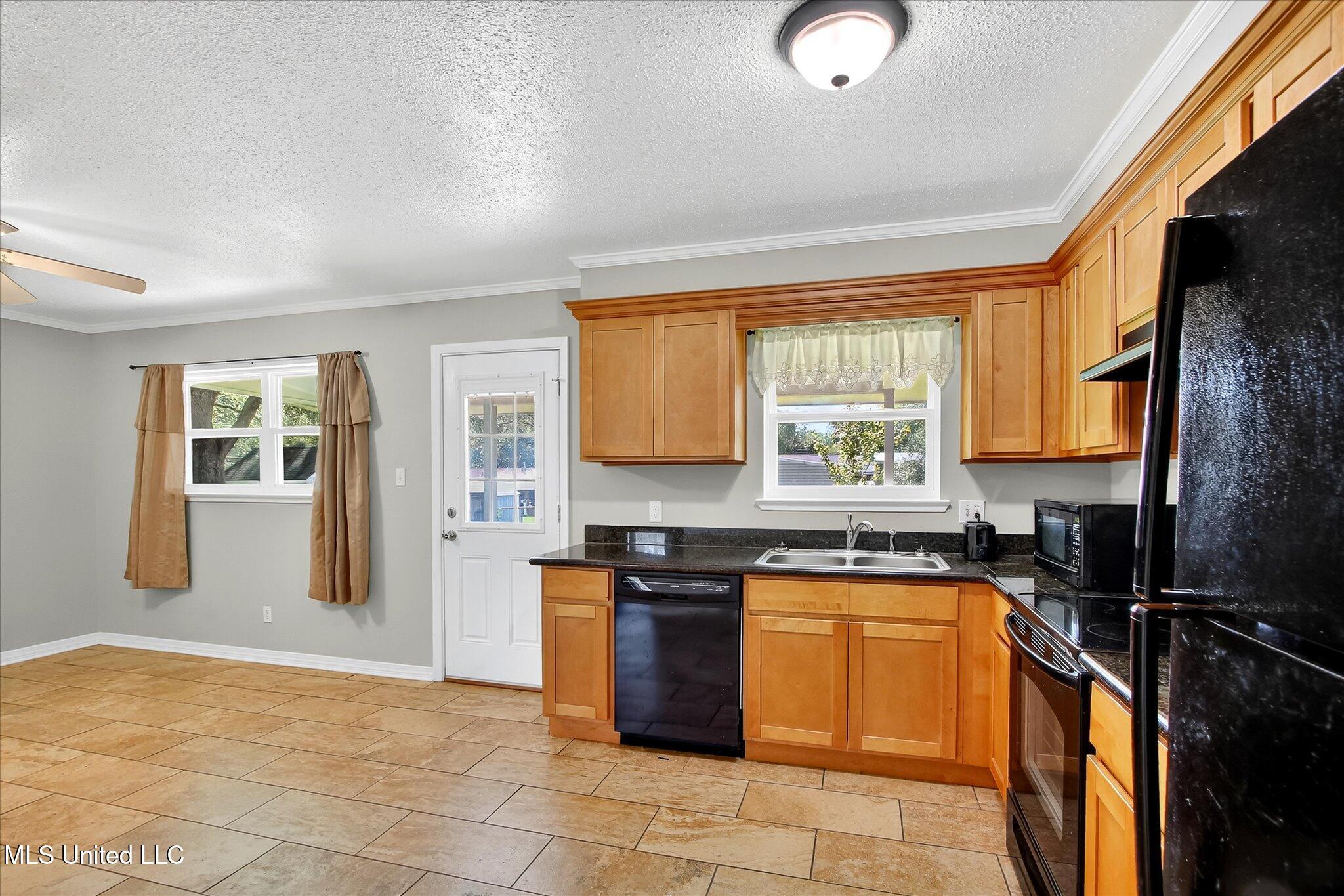 13700 Three Rivers Road Gulfport, MS 39503 - Photo 13 of 43 15-015_IMG_3283