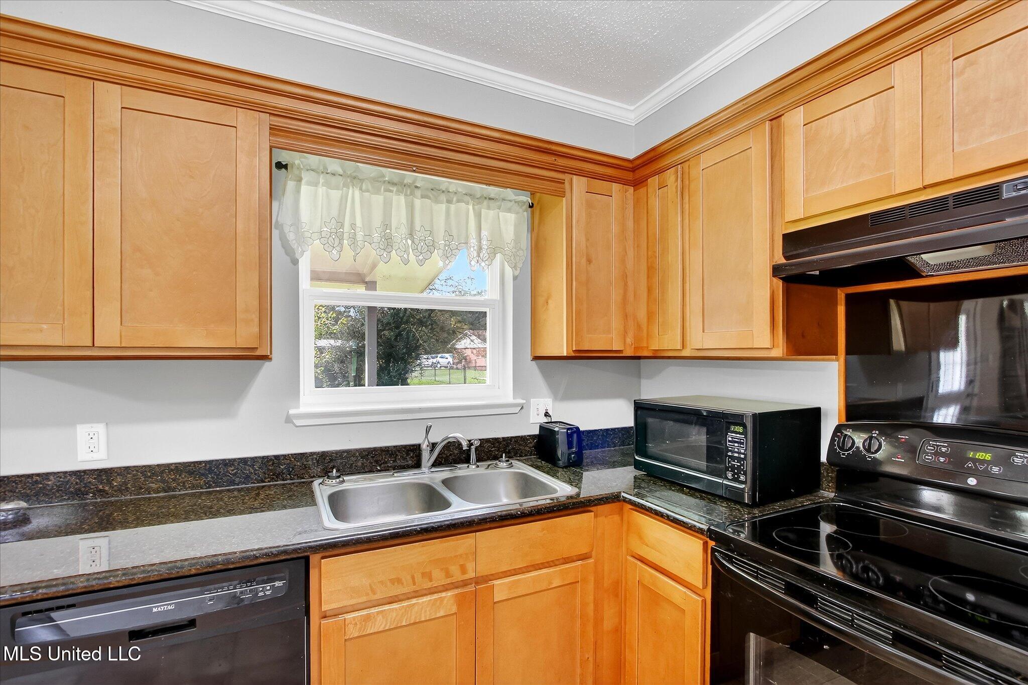 13700 Three Rivers Road Gulfport, MS 39503 - Photo 14 of 43 16-016_IMG_3287