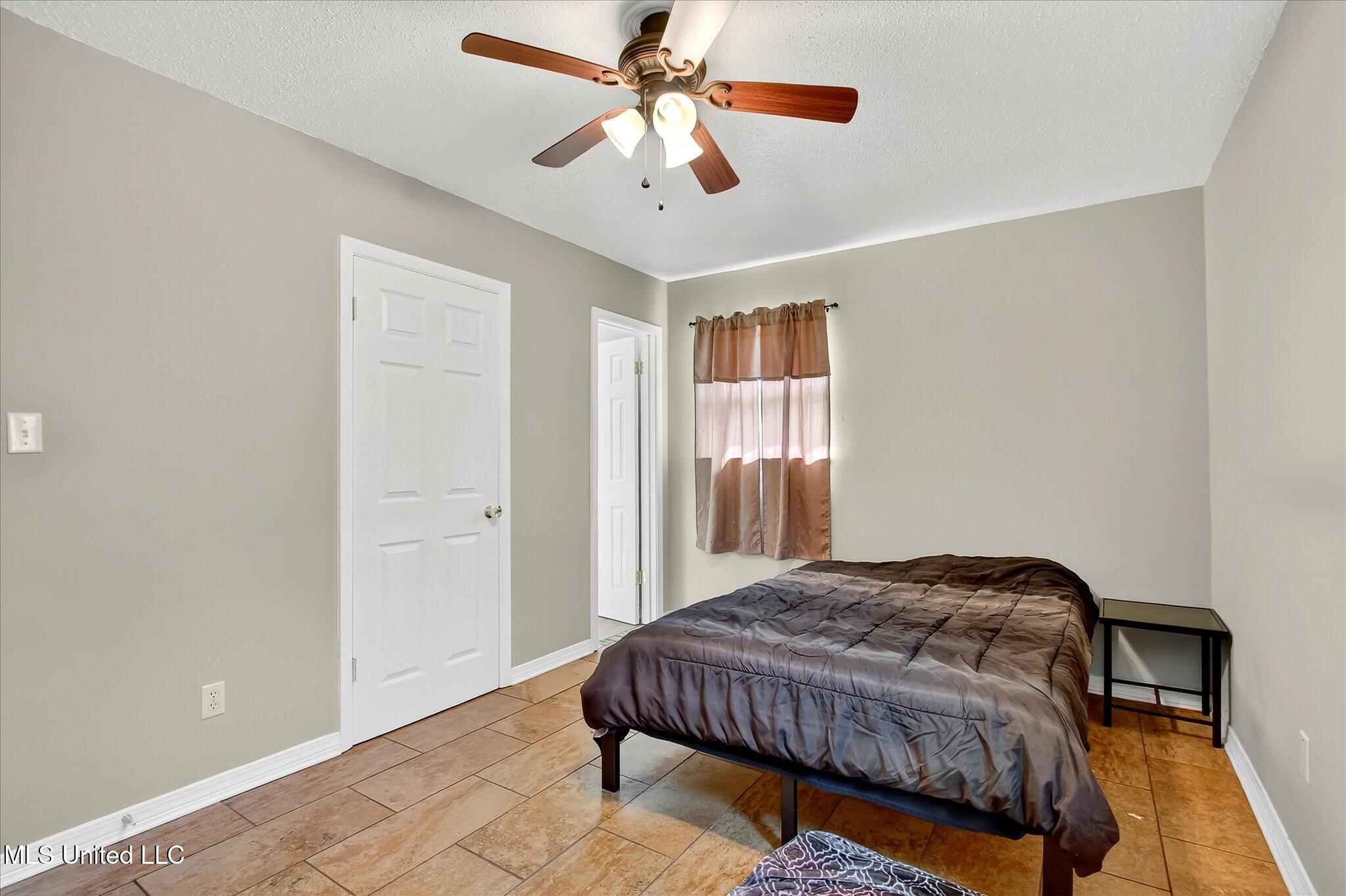 13700 Three Rivers Road Gulfport, MS 39503 - Photo 19 of 43 21-021_IMG_3347