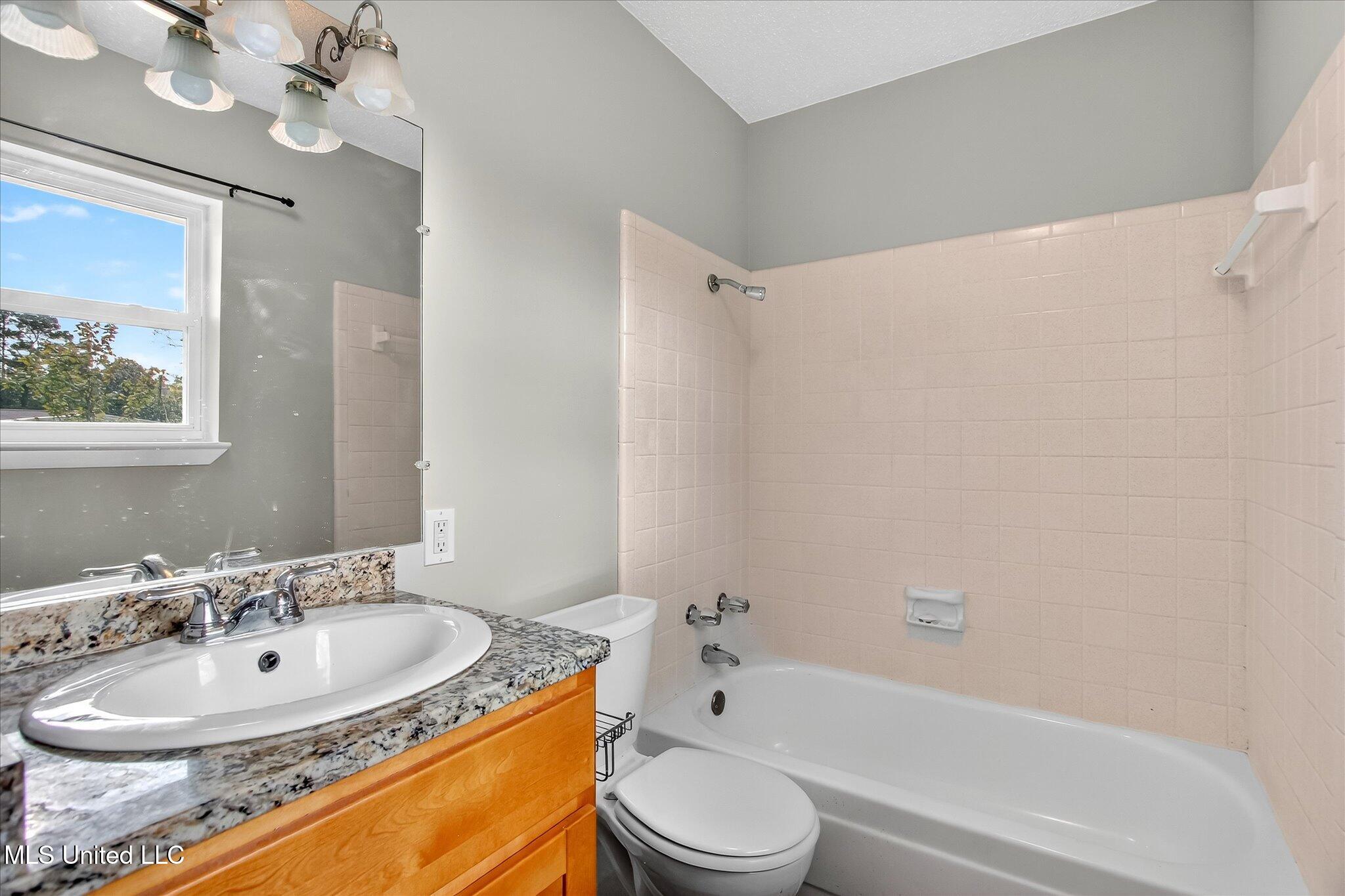 13700 Three Rivers Road Gulfport, MS 39503 - Photo 20 of 43 22-022_IMG_3352