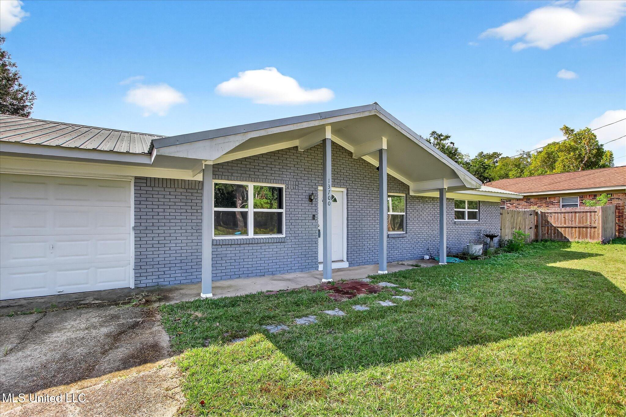 13700 Three Rivers Road Gulfport, MS 39503 - Photo 2 of 43 04-004_IMG_3427