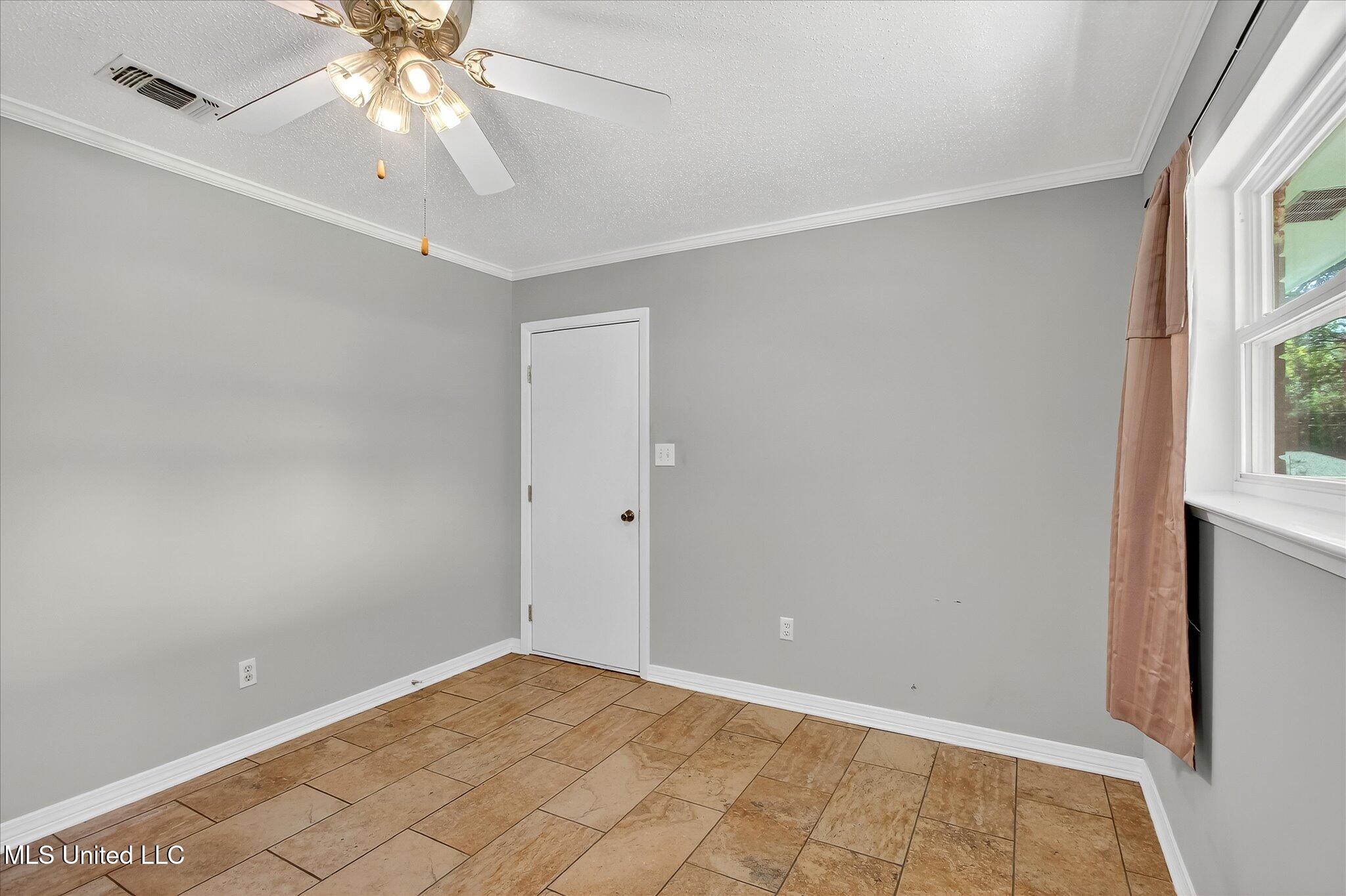 13700 Three Rivers Road Gulfport, MS 39503 - Photo 22 of 43 24-024_IMG_3268