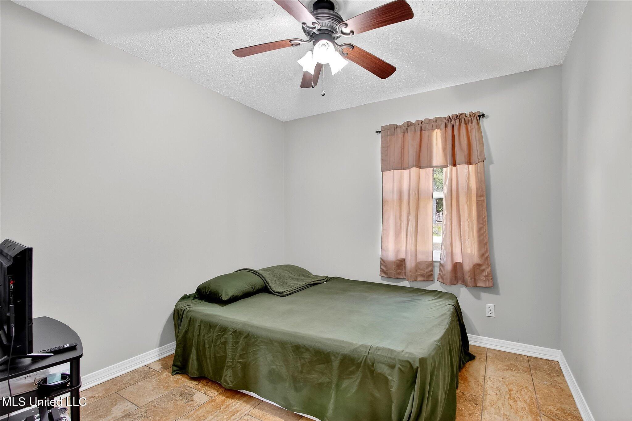 13700 Three Rivers Road Gulfport, MS 39503 - Photo 25 of 43 27-027_IMG_3316