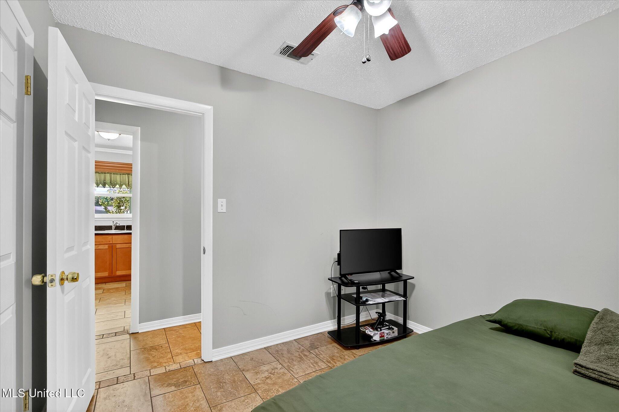 13700 Three Rivers Road Gulfport, MS 39503 - Photo 26 of 43 28-028_IMG_3321