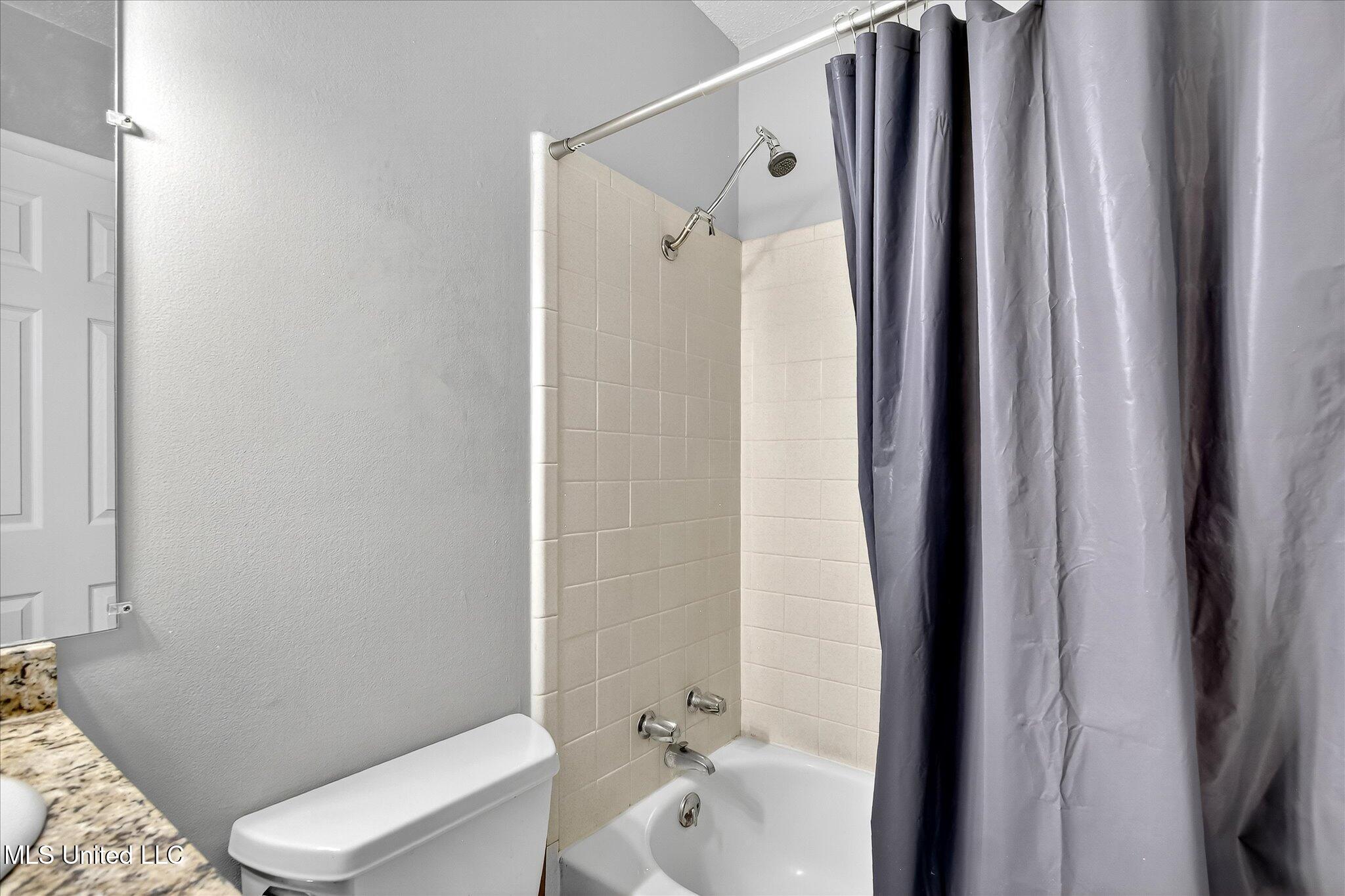 13700 Three Rivers Road Gulfport, MS 39503 - Photo 28 of 43 30-030_IMG_3332