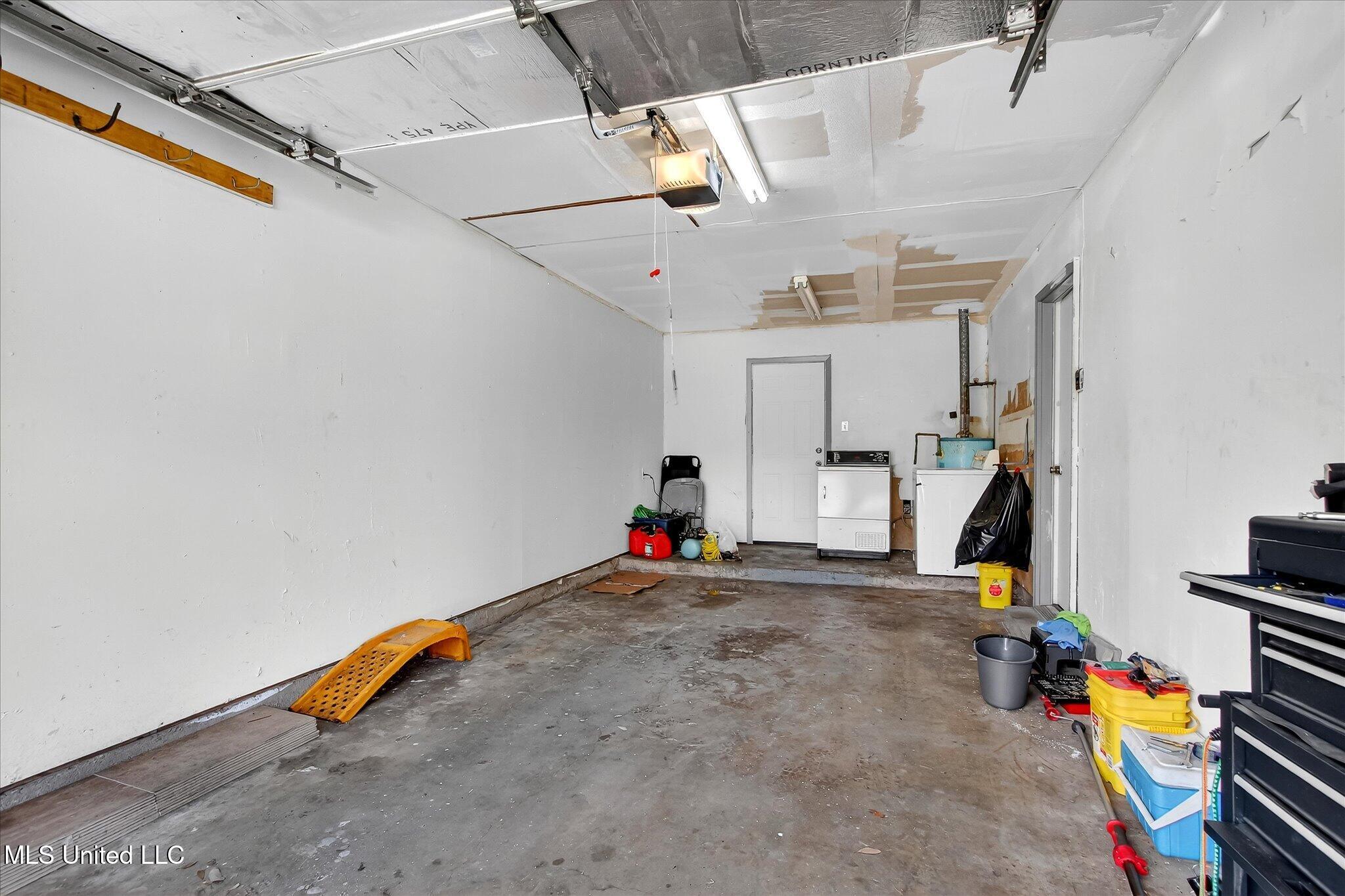 13700 Three Rivers Road Gulfport, MS 39503 - Photo 31 of 43 33-033_IMG_3380