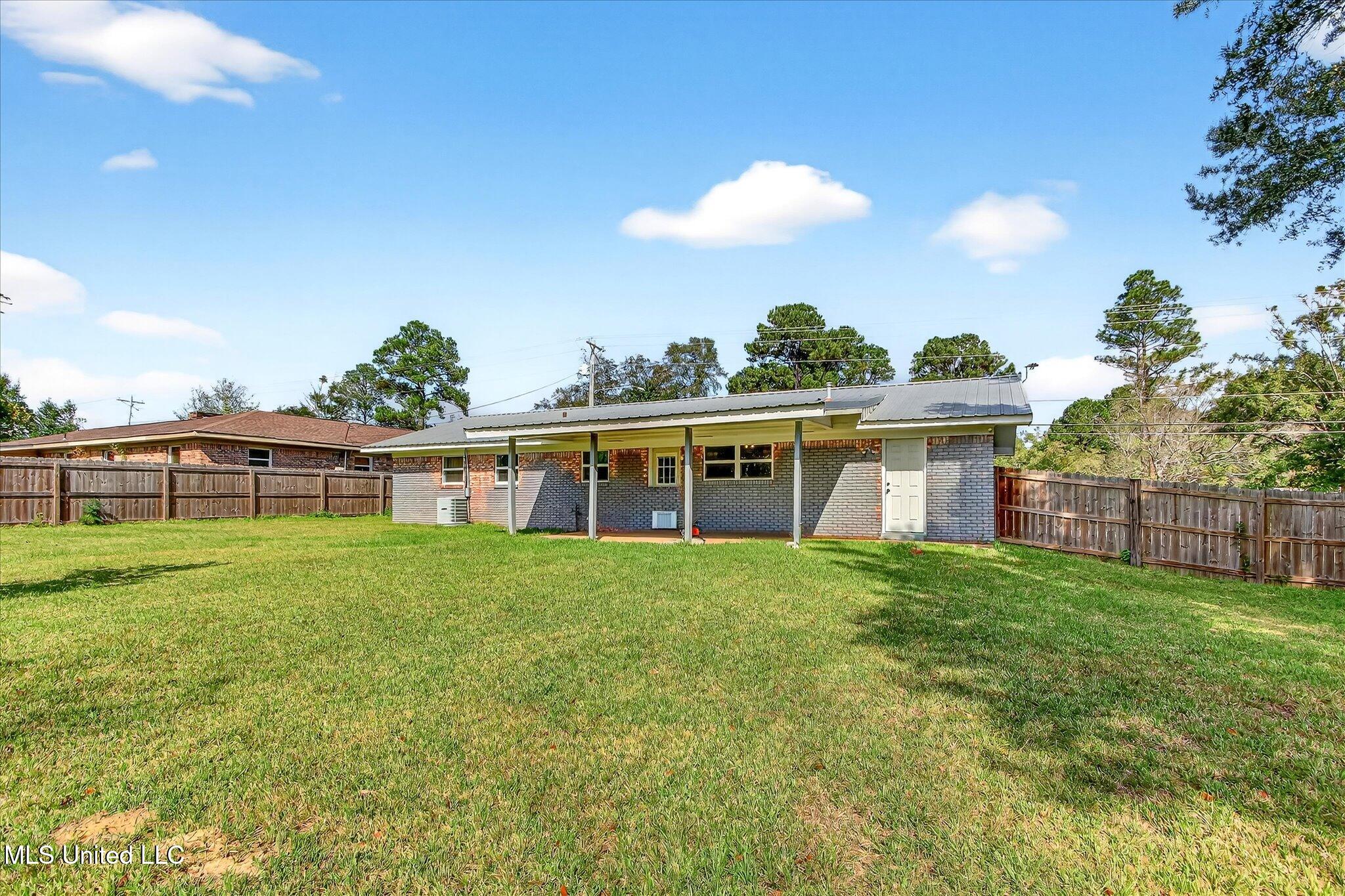 13700 Three Rivers Road Gulfport, MS 39503 - Photo 36 of 43 38-038_IMG_3397_1