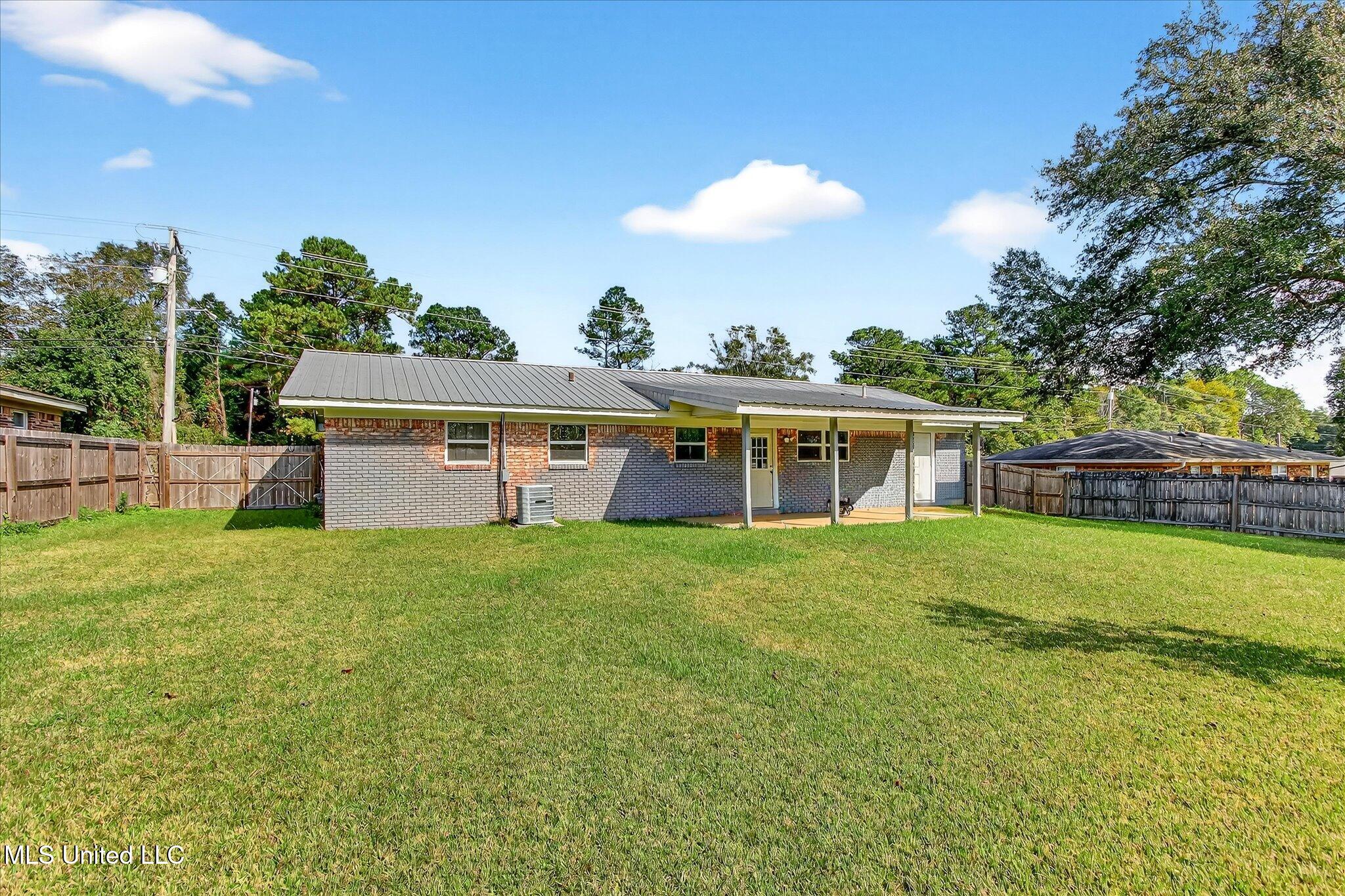 13700 Three Rivers Road Gulfport, MS 39503 - Photo 37 of 43 39-039_IMG_3403_1