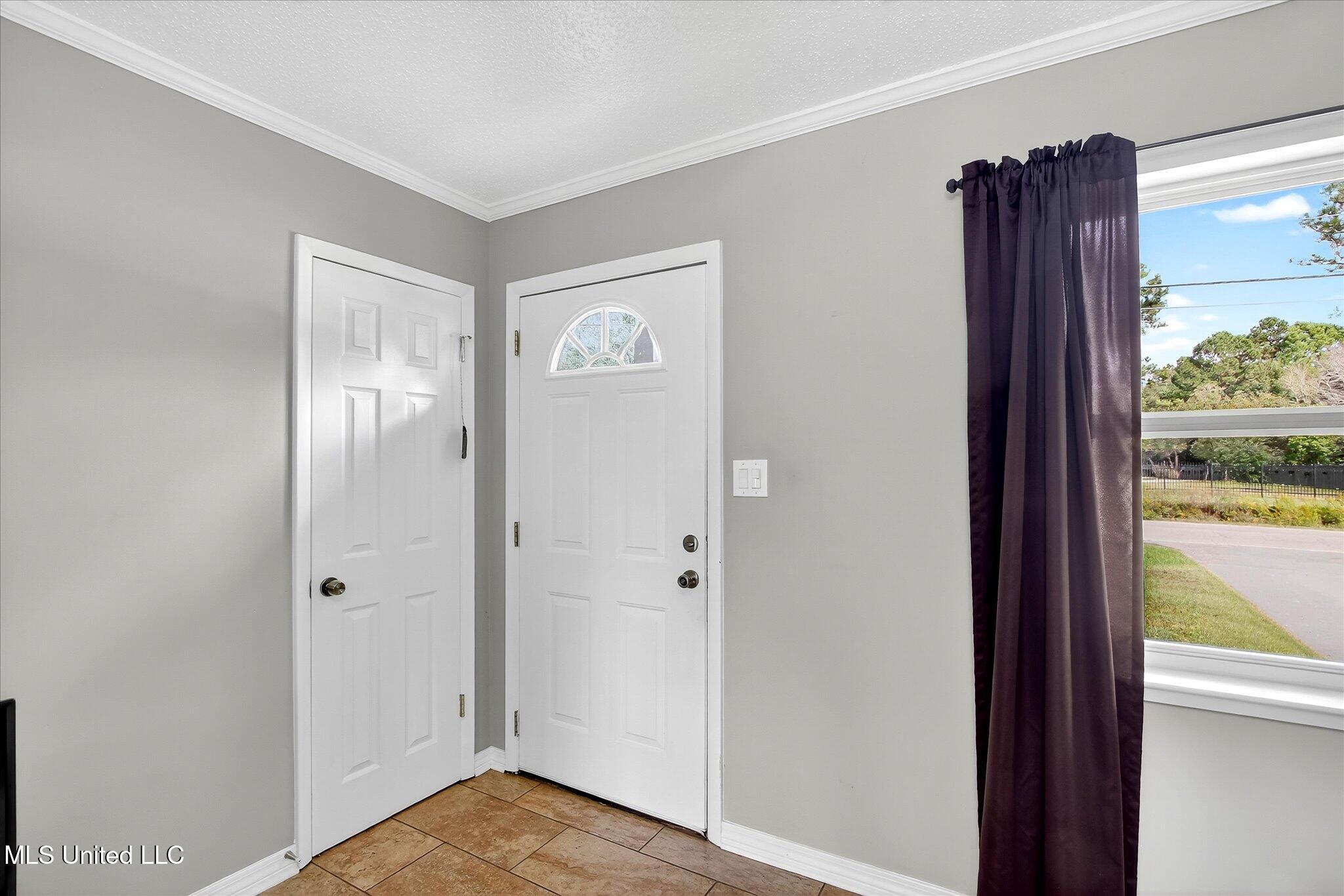 13700 Three Rivers Road Gulfport, MS 39503 - Photo 4 of 43 06-006_IMG_3226