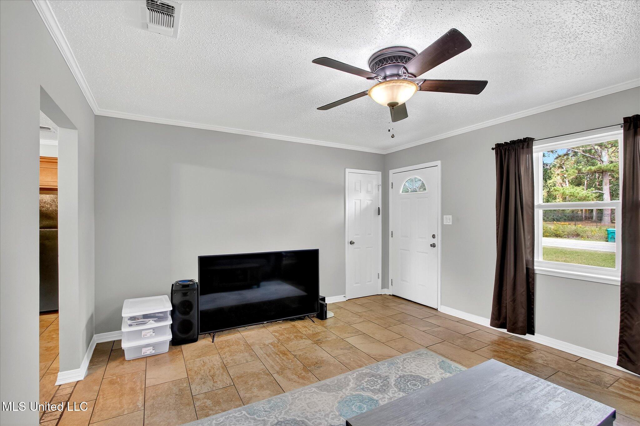 13700 Three Rivers Road Gulfport, MS 39503 - Photo 8 of 43 10-010_IMG_3247