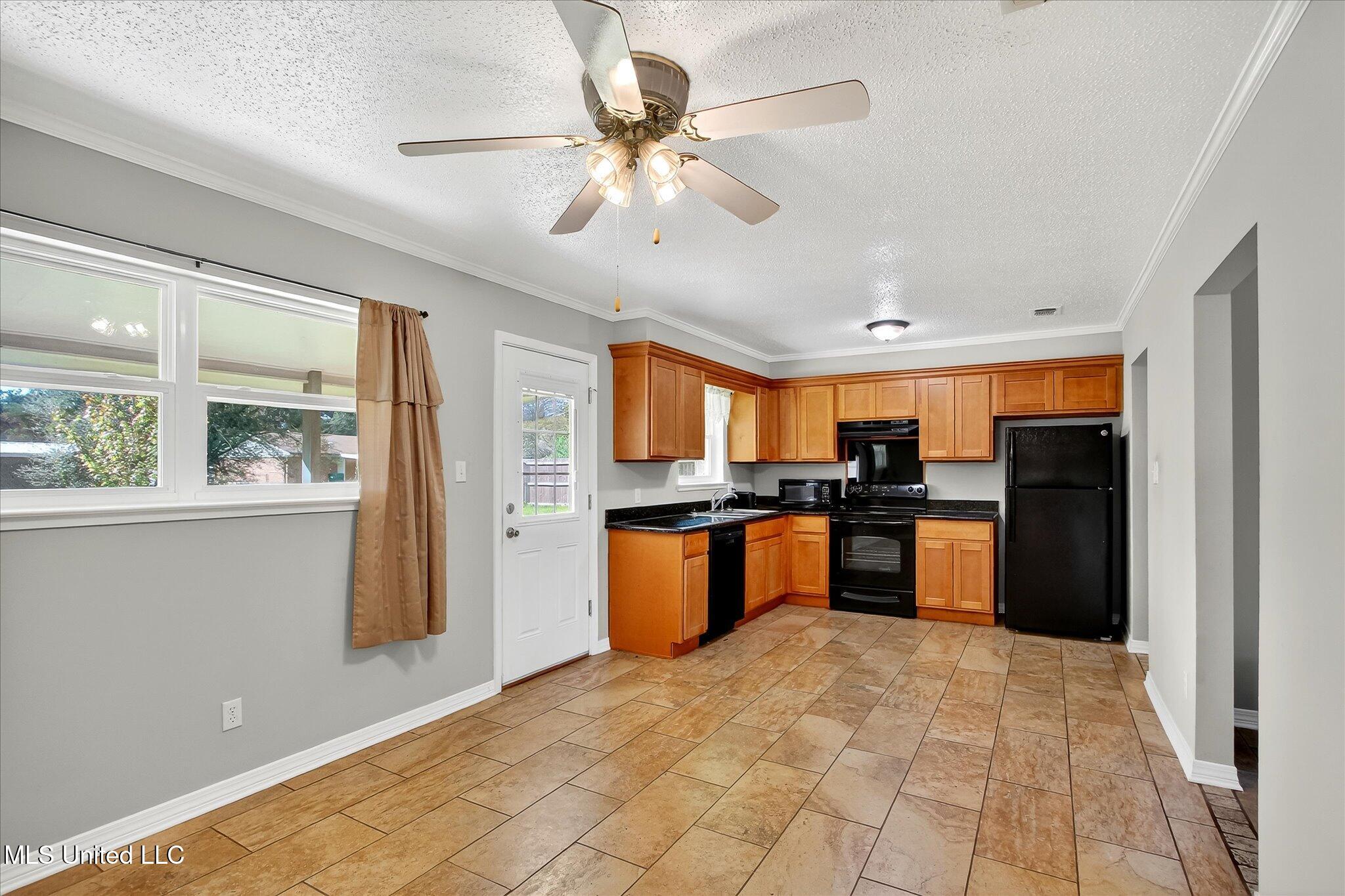 13700 Three Rivers Road Gulfport, MS 39503 - Photo 10 of 43 12-012_IMG_3259