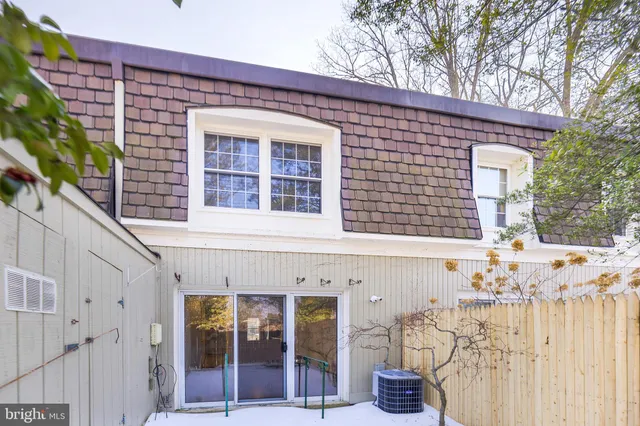 $415,000 | 8218 Carrleigh Parkway, Unit 10, Springfield, VA 22152