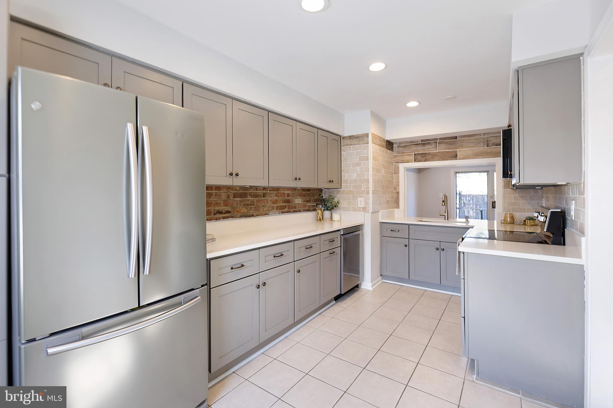 8218 Carrleigh Parkway, Unit 10 Springfield, VA 22152 - Photo 3 of 26 Kitchen