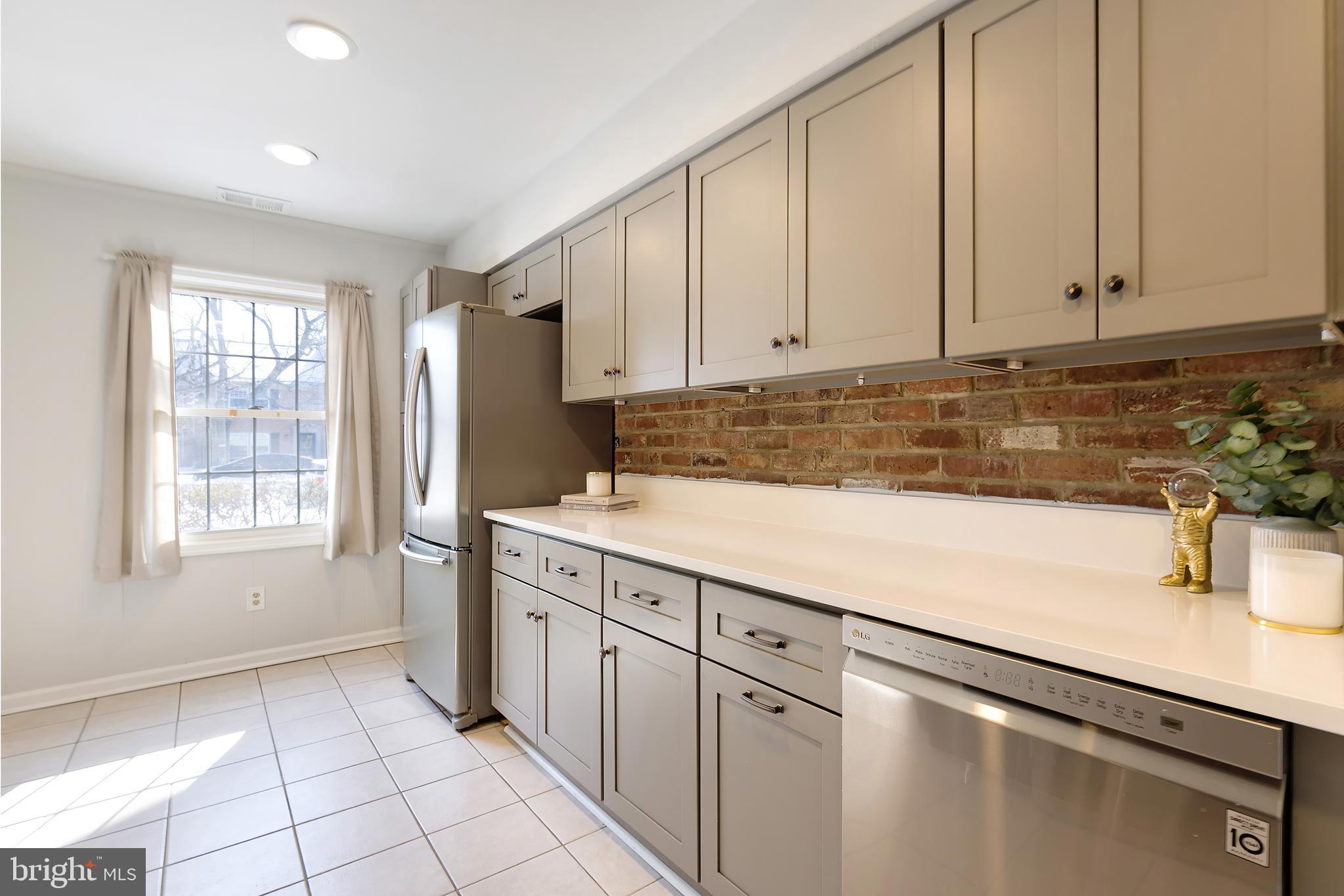 8218 Carrleigh Parkway, Unit 10 Springfield, VA 22152 - Photo 8 of 26 Kitchen