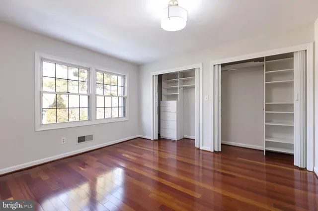 $415,000 | 8218 Carrleigh Parkway, Unit 10, Springfield, VA 22152