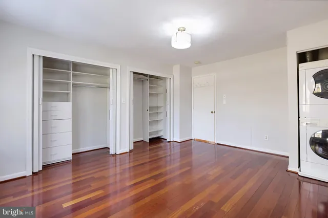 $415,000 | 8218 Carrleigh Parkway, Unit 10, Springfield, VA 22152