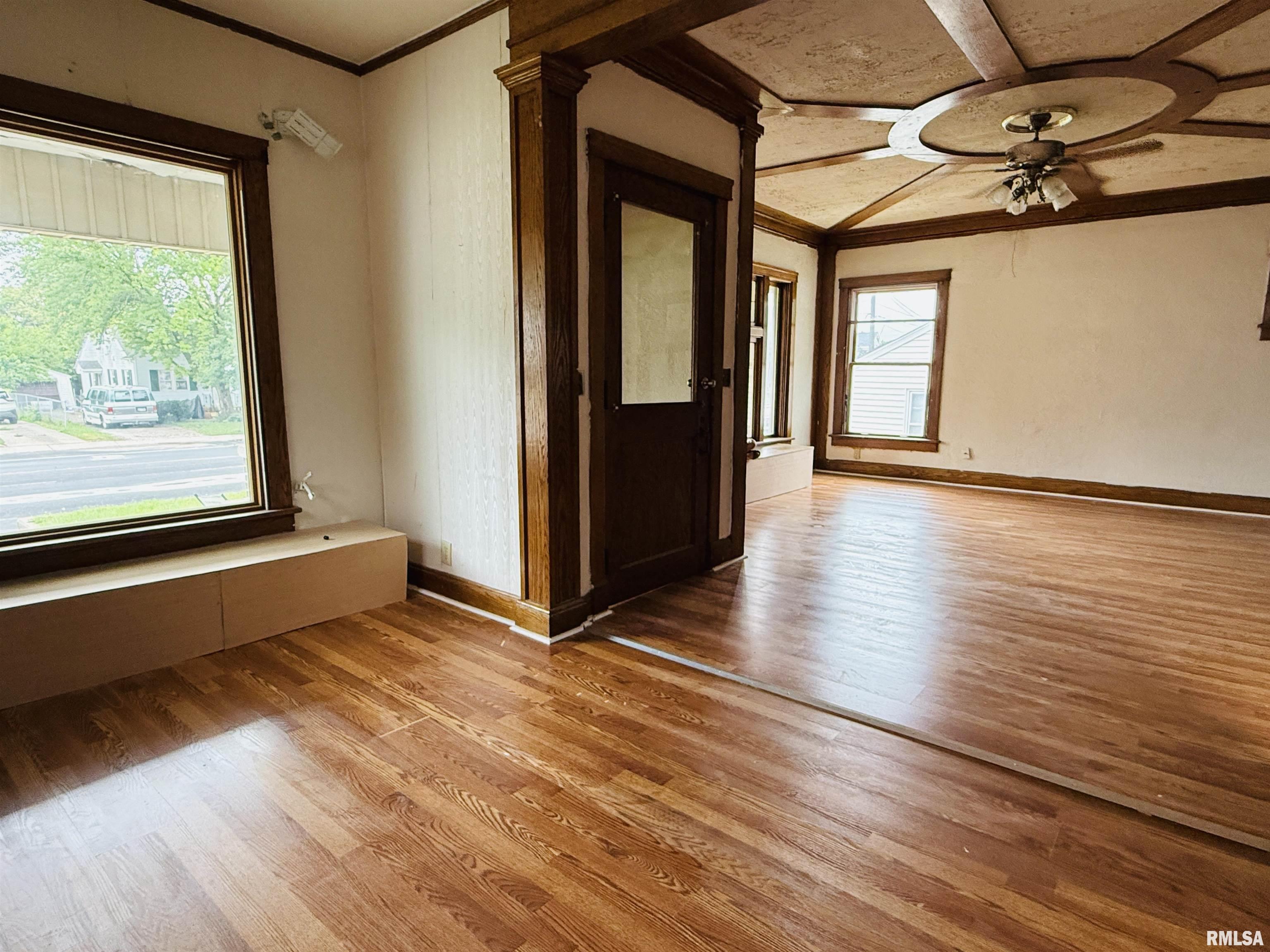 2141 North Prospect Road Peoria, IL 61603 - Photo 6 of 42