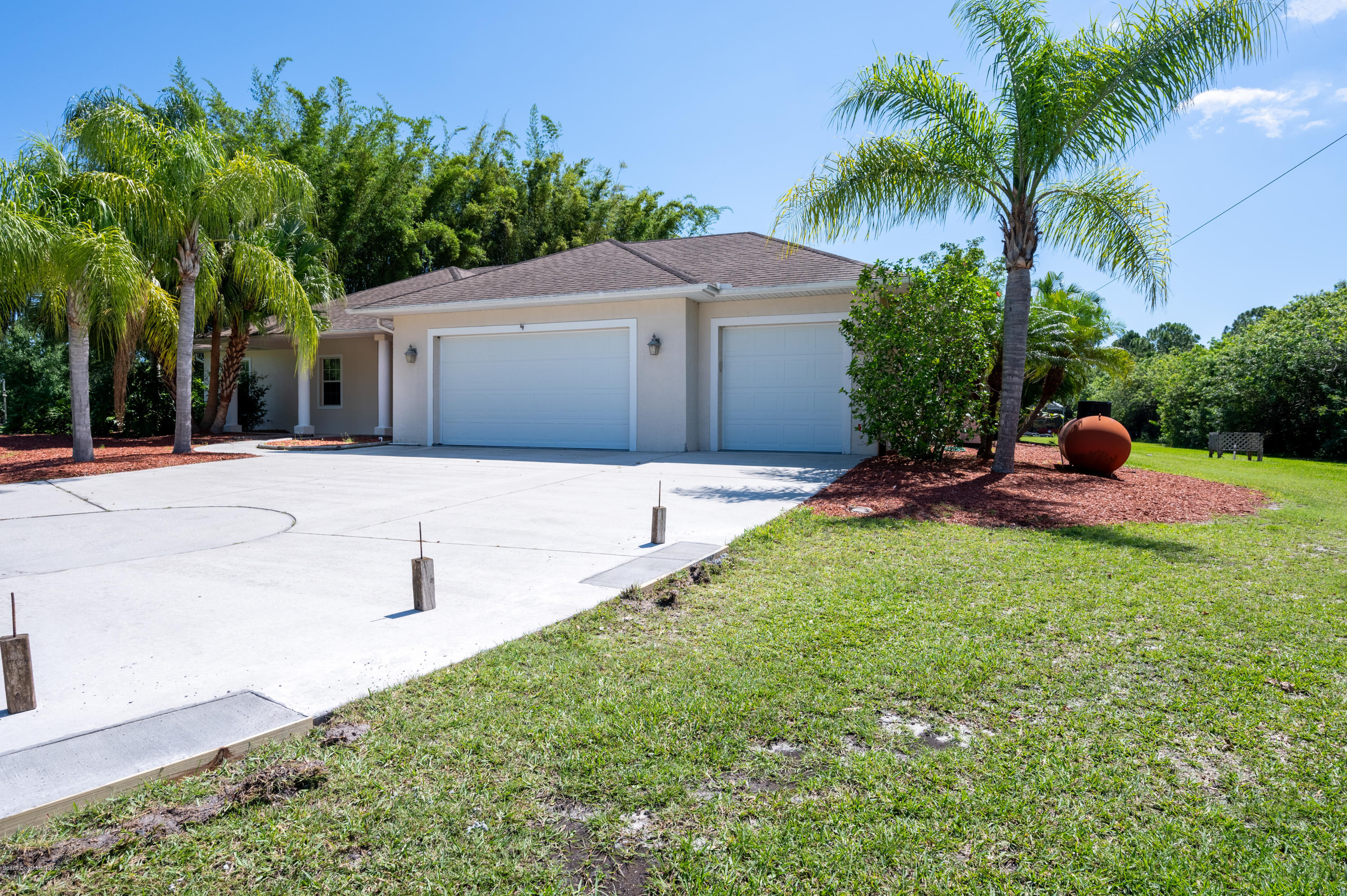 3135 Weber Road Malabar, FL 32950 - Photo 6 of 45 3 Car Garage