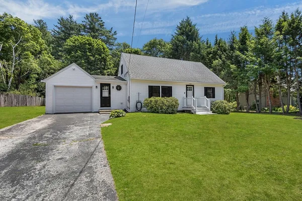 $589,000 | 5 Squire Lane, Bellingham, MA 02019