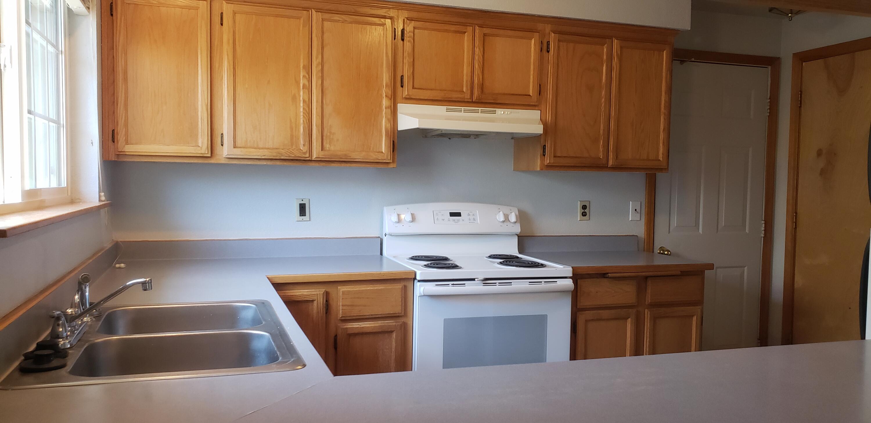 617 Southwest Larch Road Grants Pass, OR 97526 - Photo 13 of 24 20250502_124333