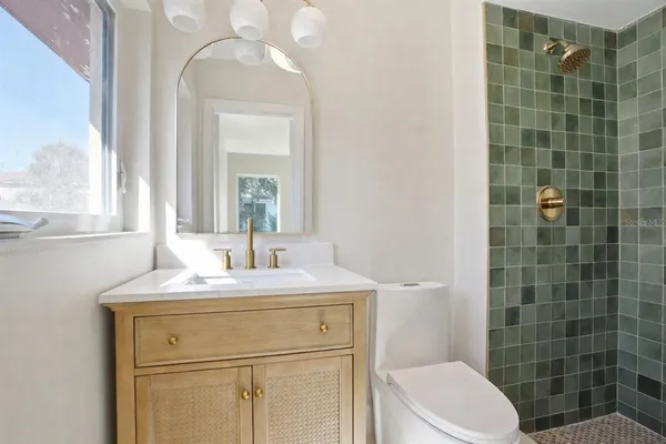 $2,700 | 2812 North Munro Street, Tampa, FL 33602