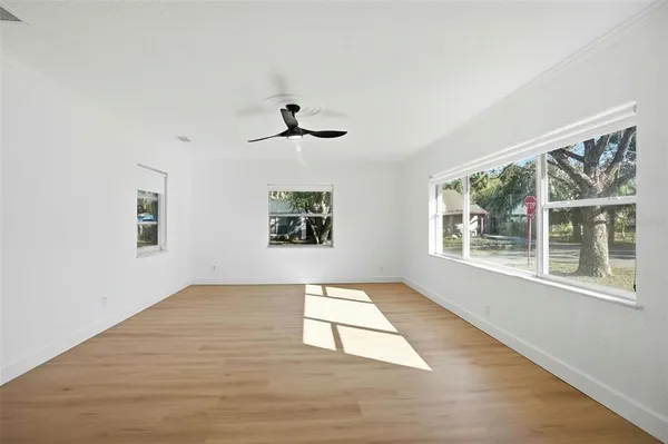 $2,700 | 2812 North Munro Street, Tampa, FL 33602