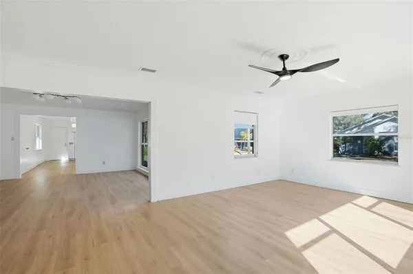 $2,700 | 2812 North Munro Street, Tampa, FL 33602