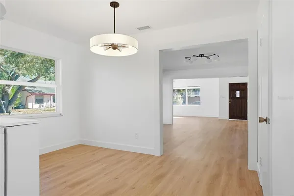 $2,700 | 2812 North Munro Street, Tampa, FL 33602