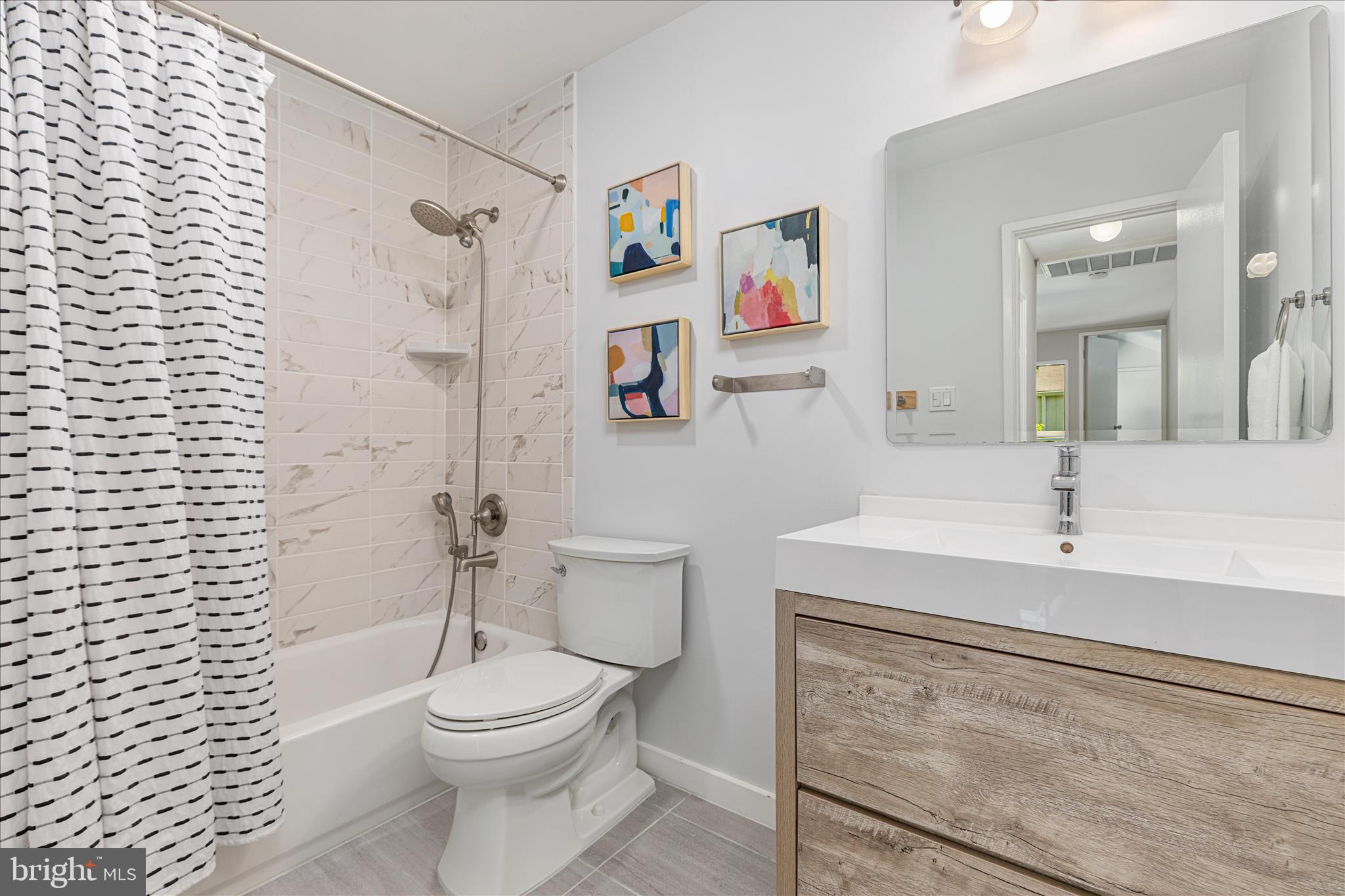 12108 Quorn Lane Reston, VA 20191 - Photo 30 of 91 Full Bathroom #2 | Upper Level