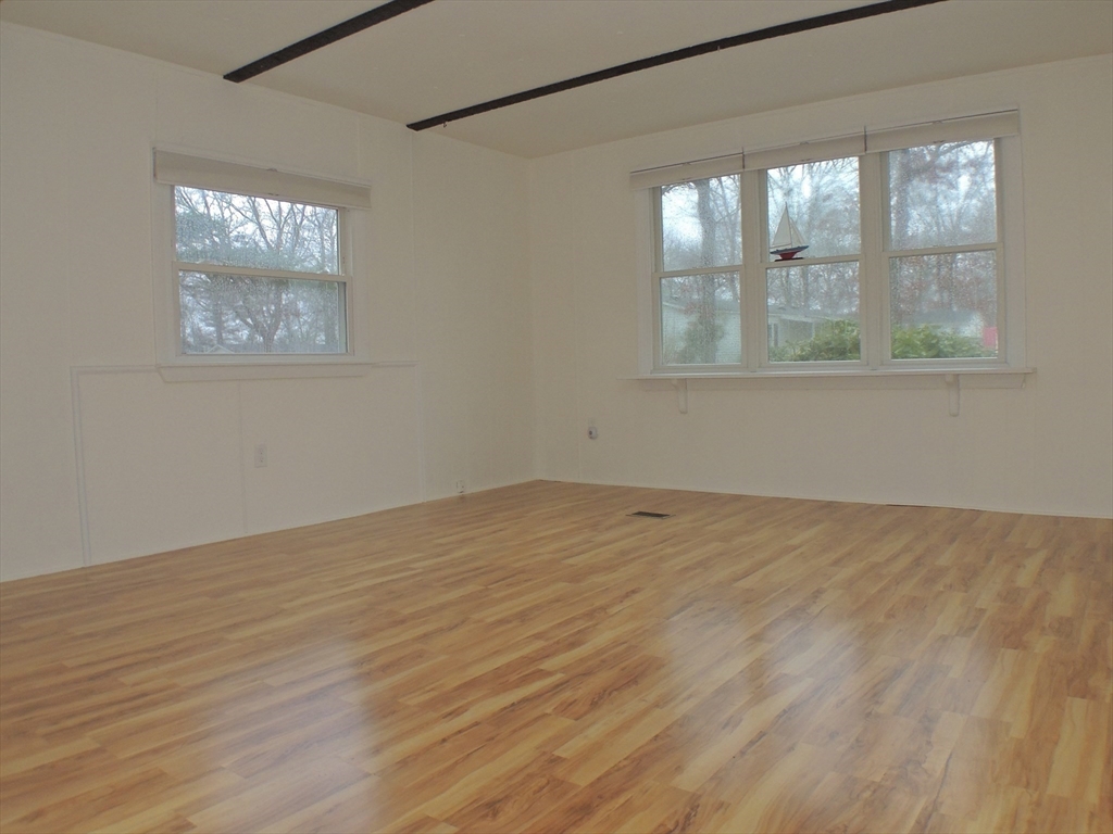 127 Dolittle Lane Wareham, MA 02576 - Photo 13 of 23