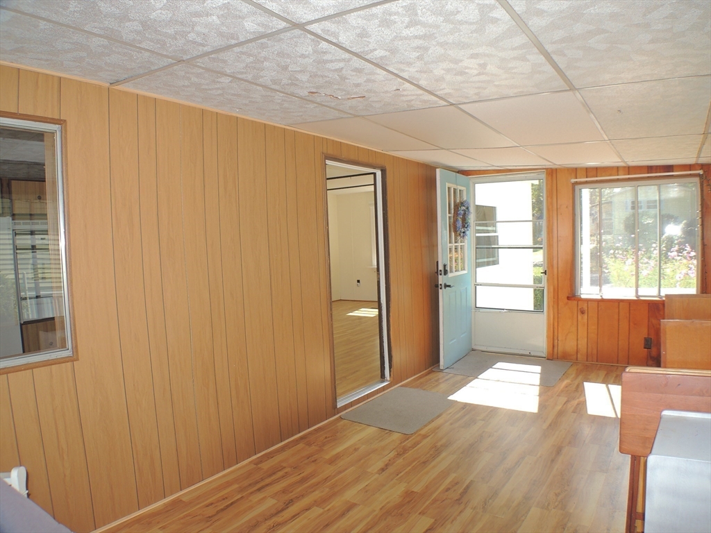 127 Dolittle Lane Wareham, MA 02576 - Photo 5 of 23