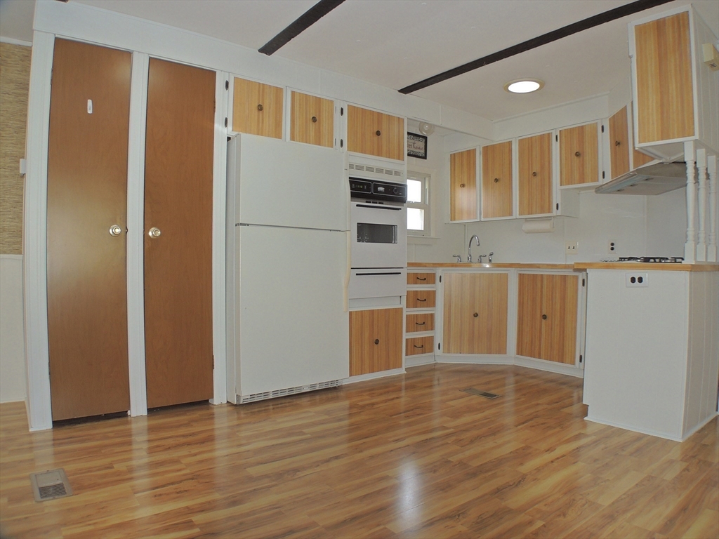 127 Dolittle Lane Wareham, MA 02576 - Photo 7 of 23